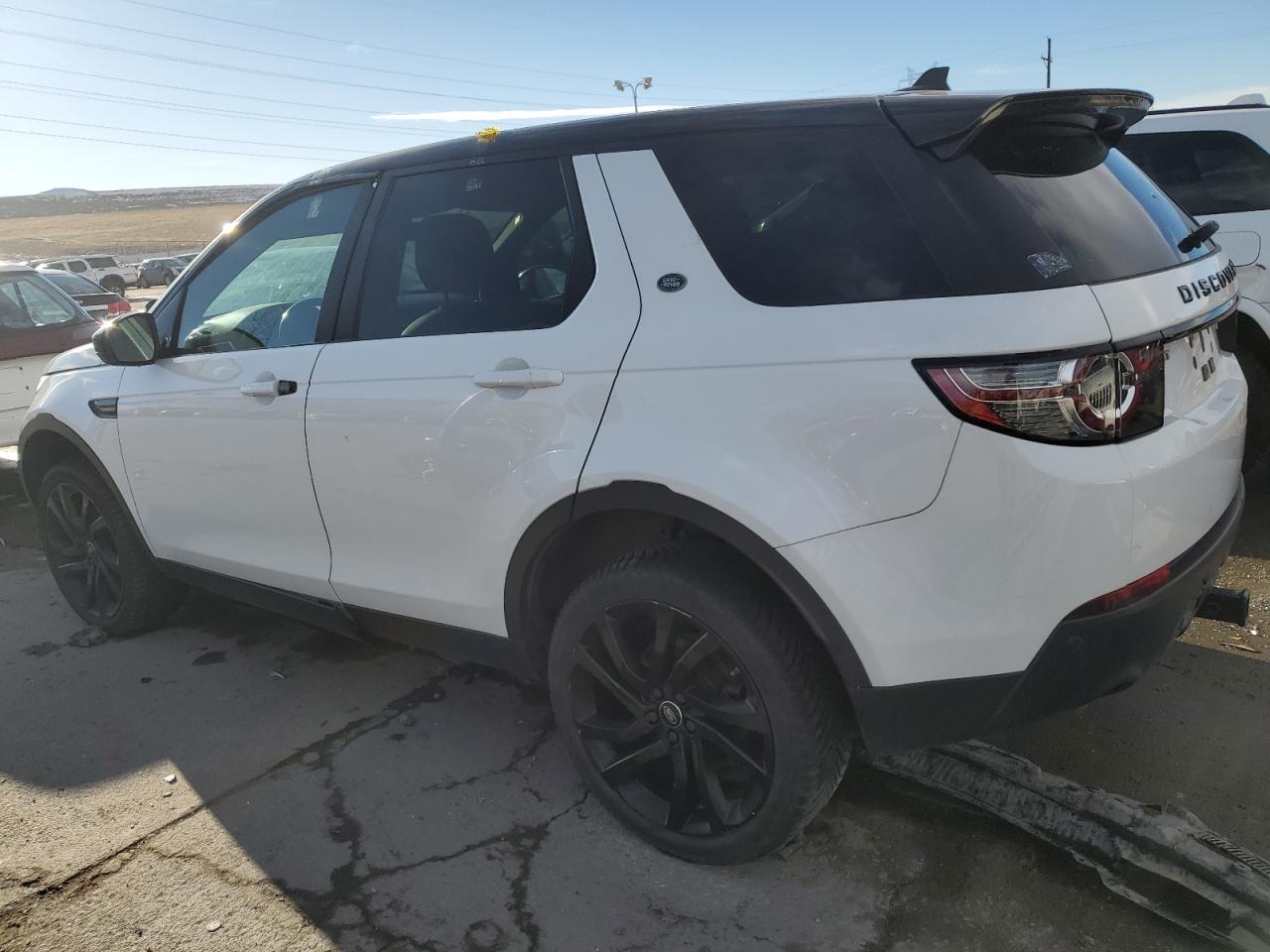 2016 Land Rover Discovery - Image 2