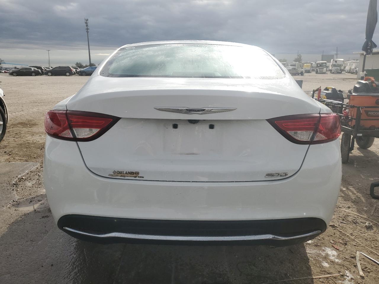 2016 Chrysler 200 - Image 6