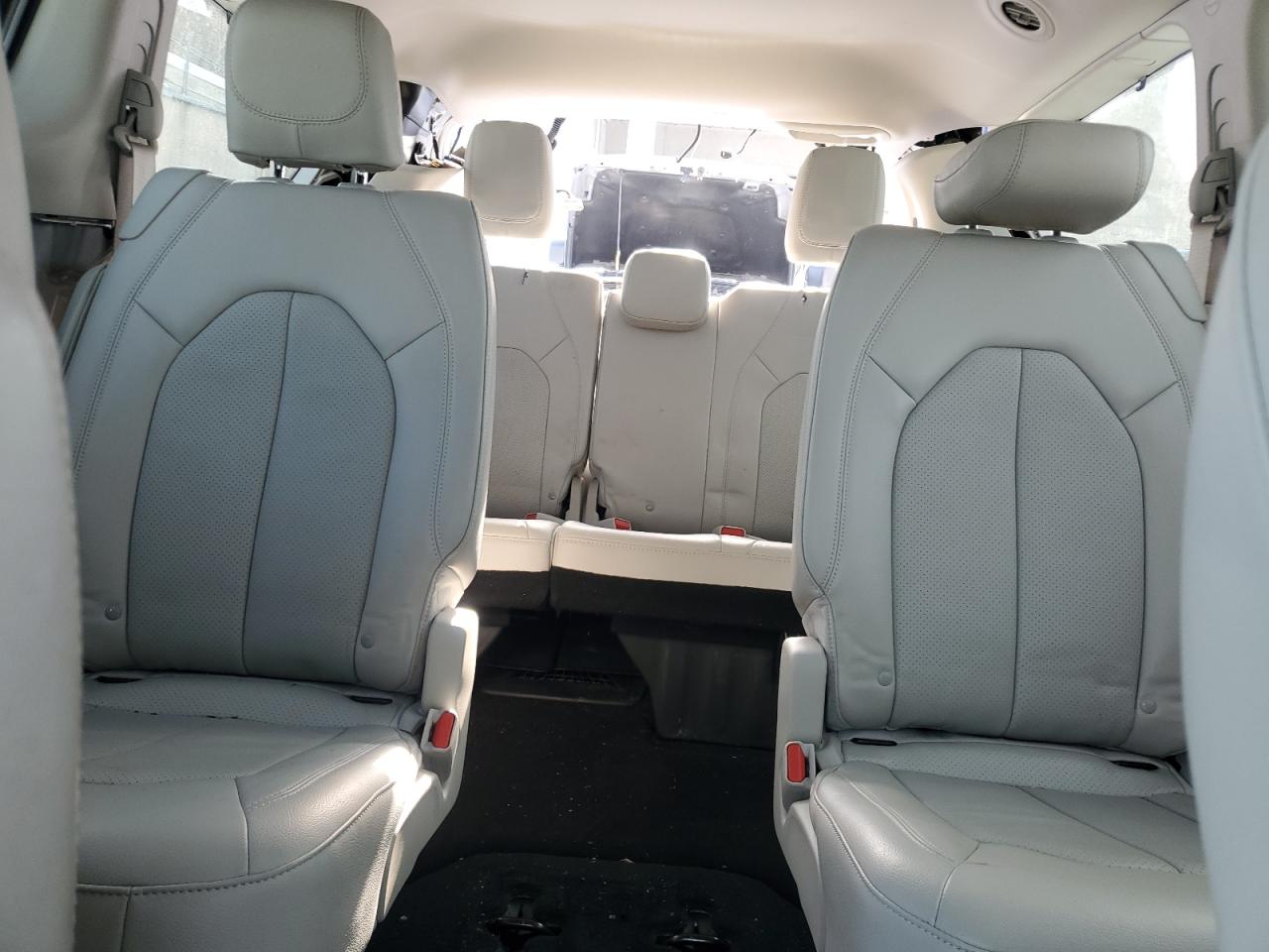 2021 Chrysler Pacifica - Image 10