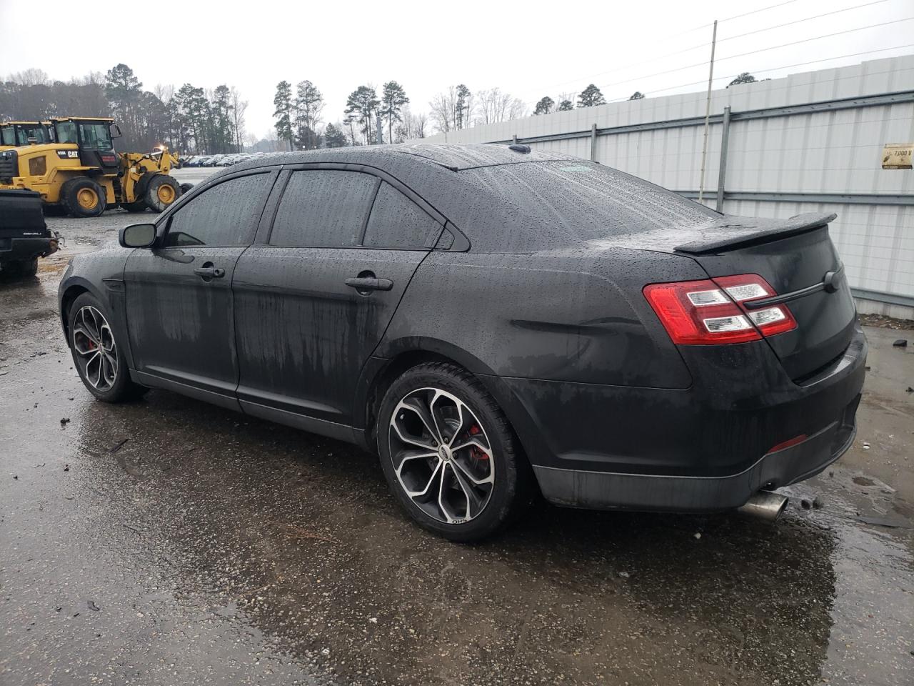 2015 Ford Taurus - Image 2