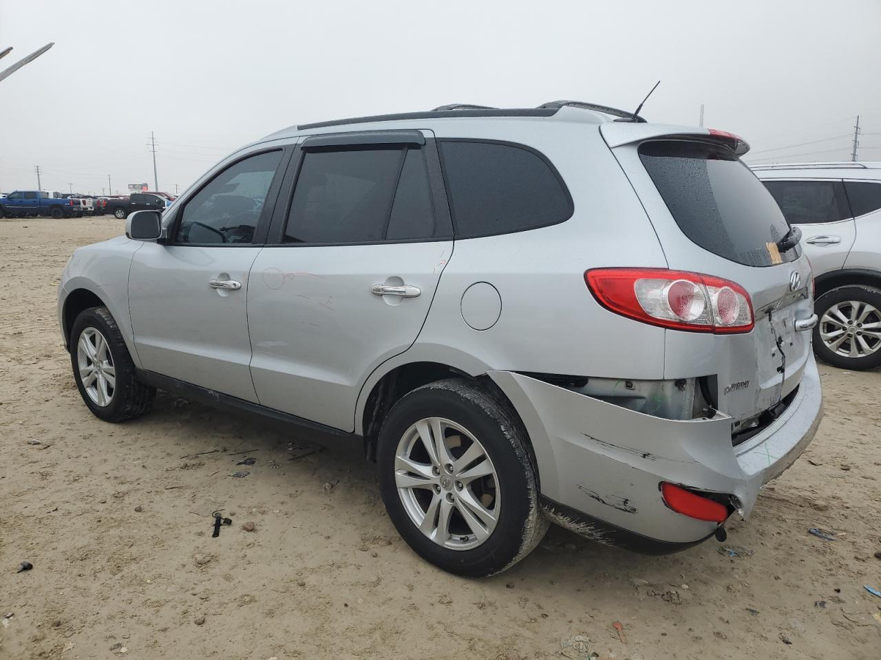 2010 Hyundai Santa Fe - Image 2