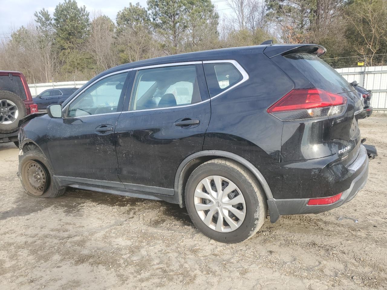 2018 Nissan Rogue - Image 2