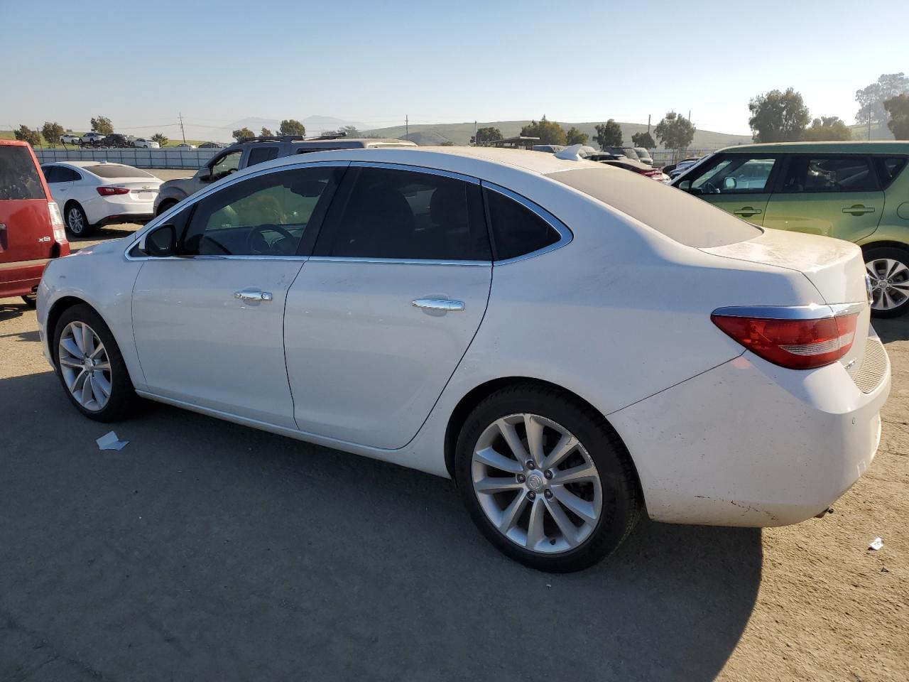 VIN 1G4PR5SKXD4159229 2013 BUICK VERANO no.2