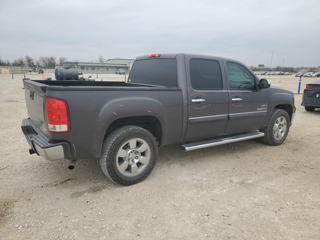 2011 GMC Sierra - Image 3