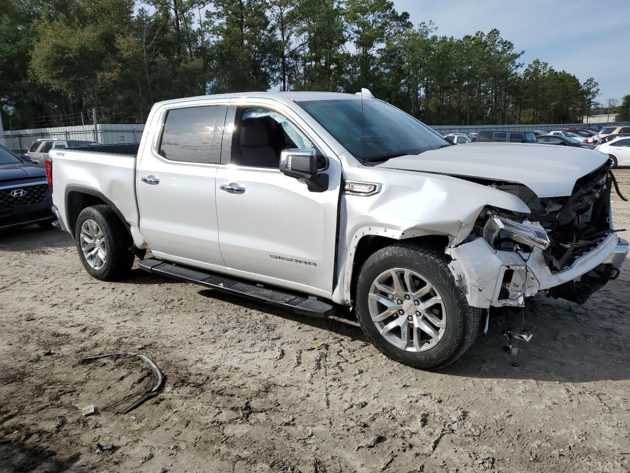 2021 GMC Sierra - Image 4