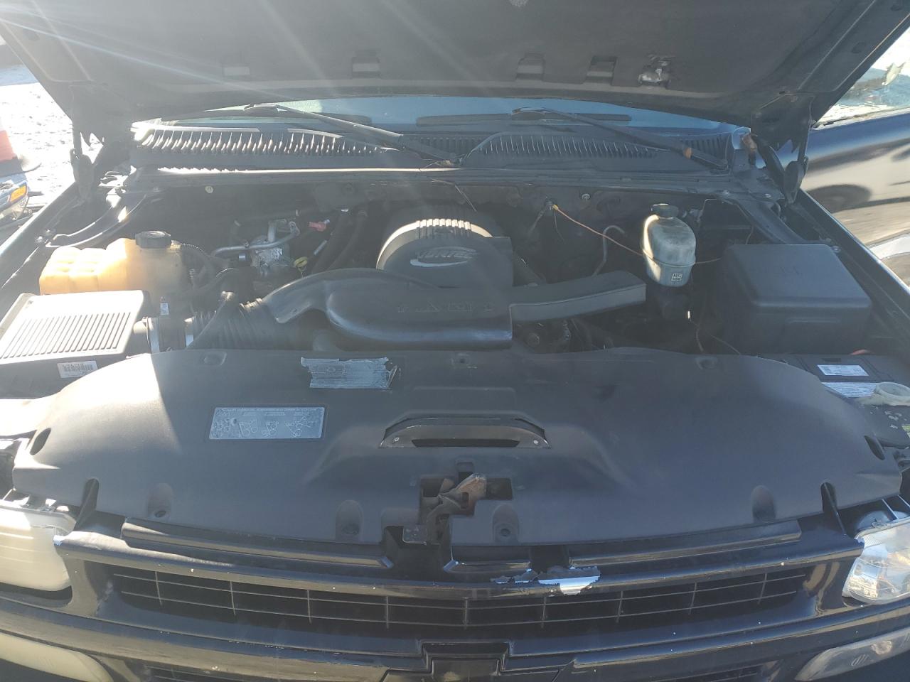 2004 Chevrolet Tahoe - Image 12