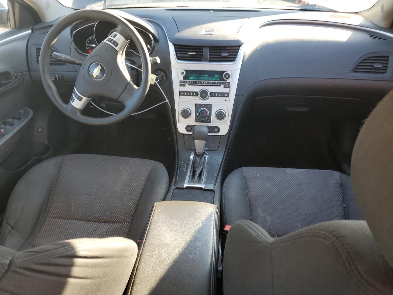 2011 Chevrolet Malibu - Image 8