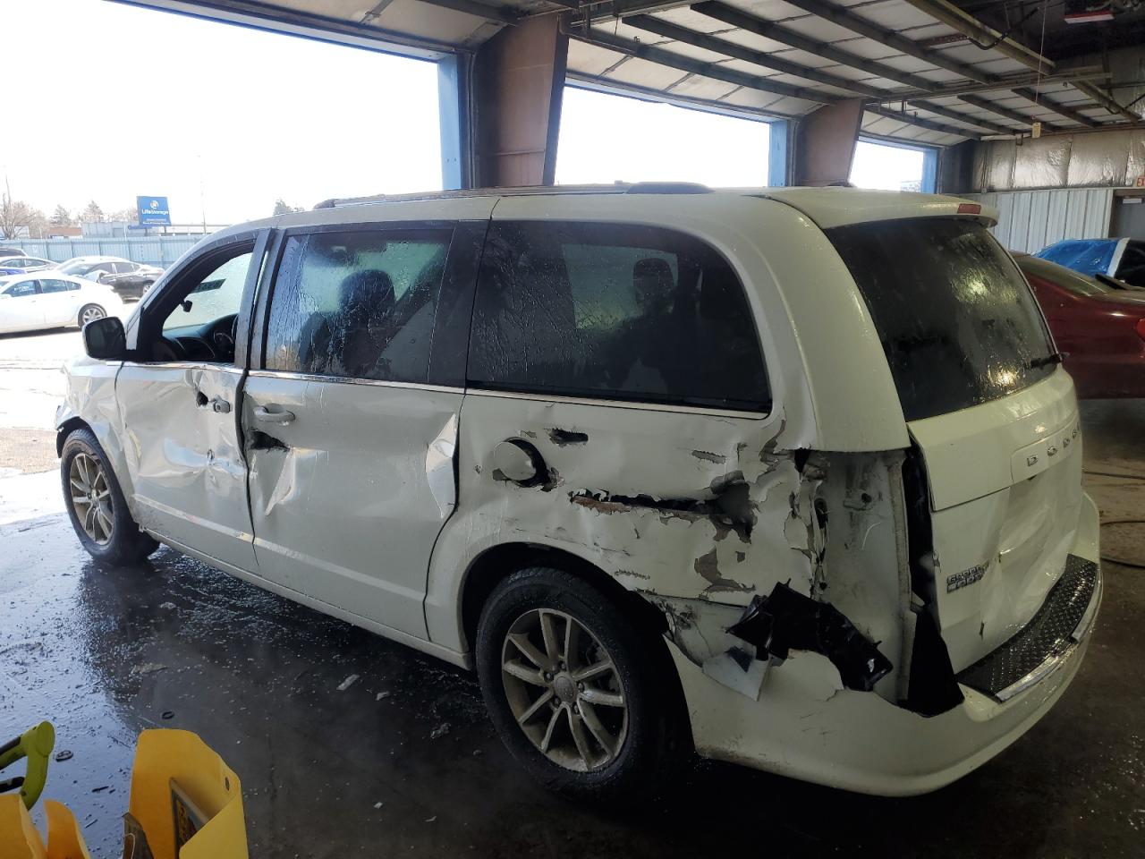 2019 Dodge Caravan - Image 2