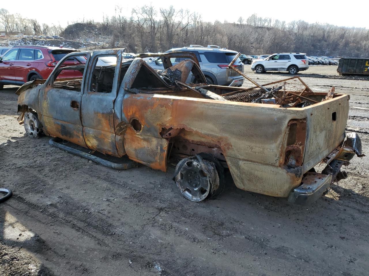 2005 Chevrolet Silverado - Image 2