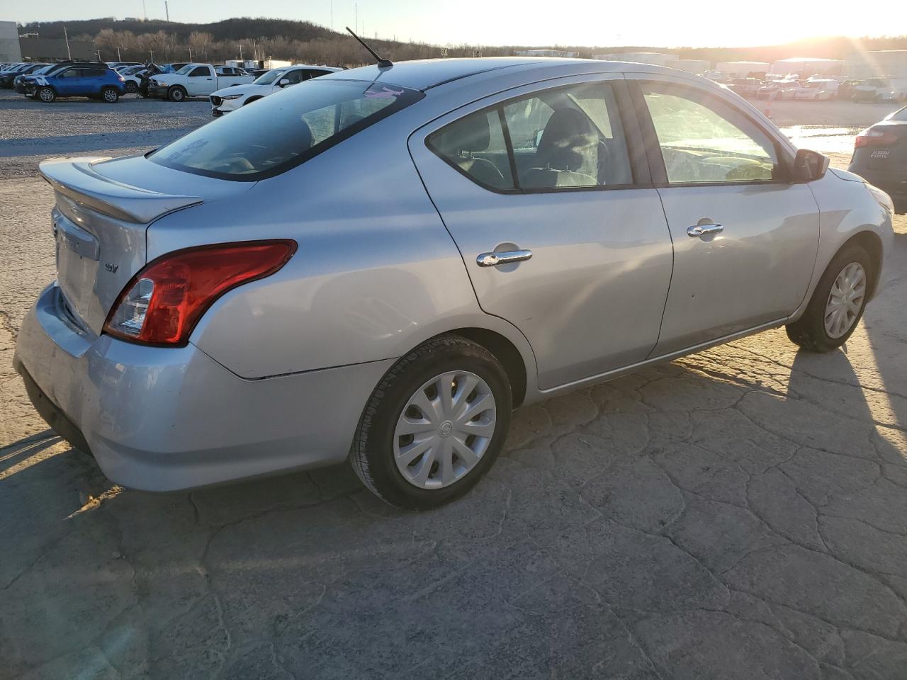 2019 Nissan Versa - Image 3