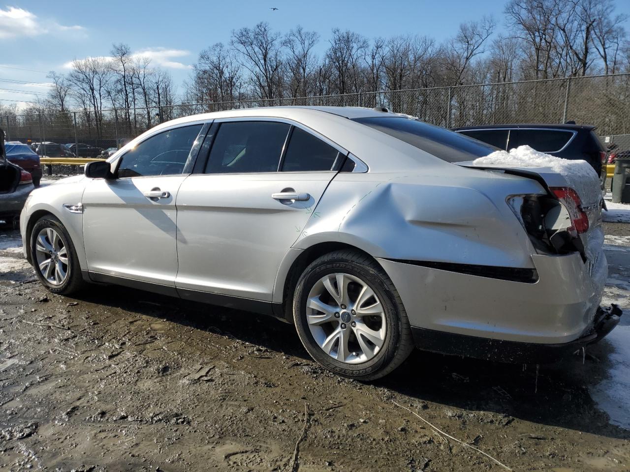 2012 Ford Taurus - Image 2