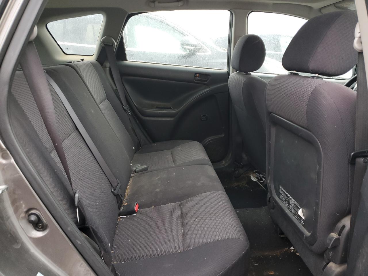 2005 Pontiac Vibe - Image 10