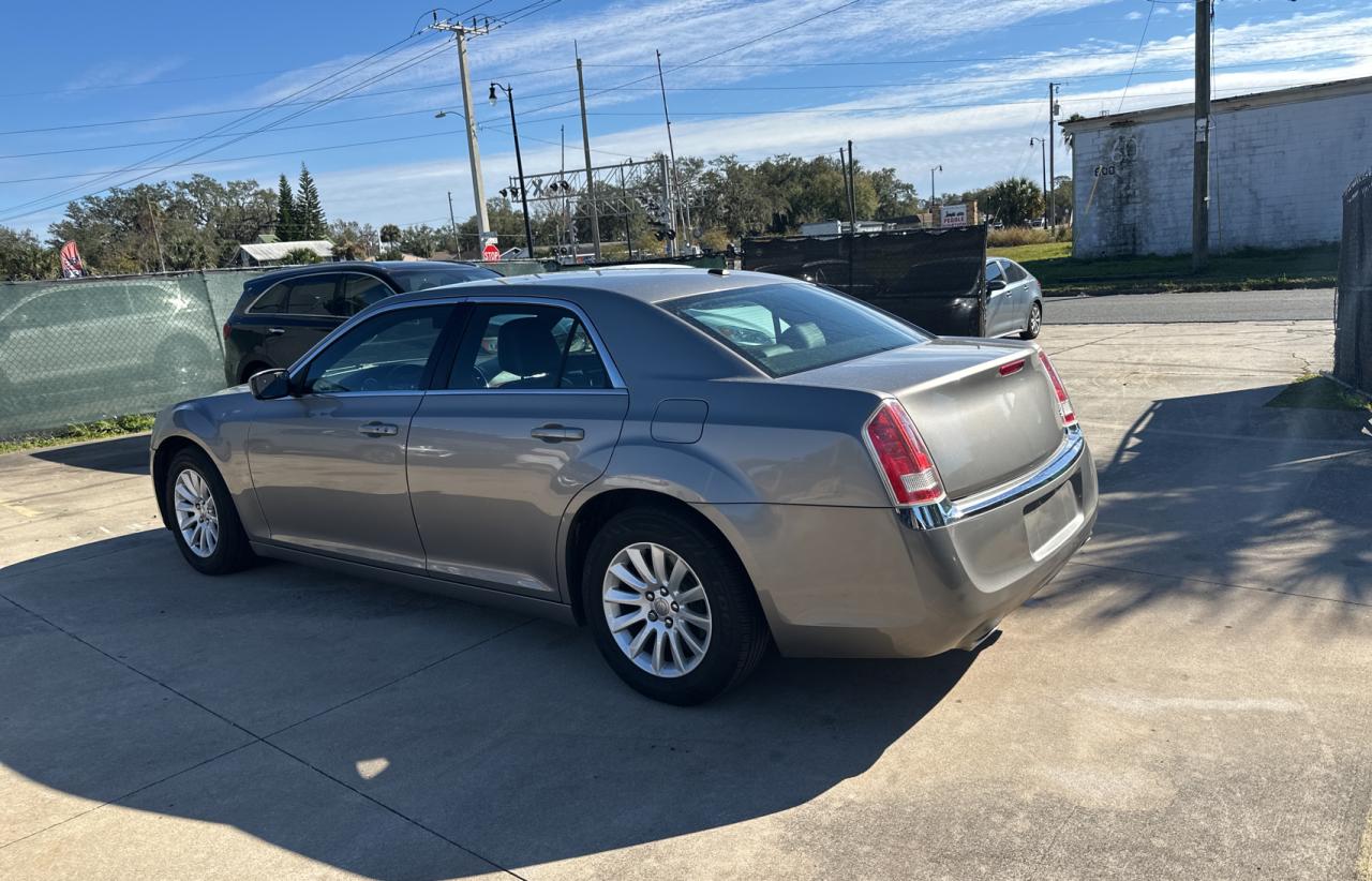 VIN 2C3CCAAG1EH323843 2014 CHRYSLER 300 no.3