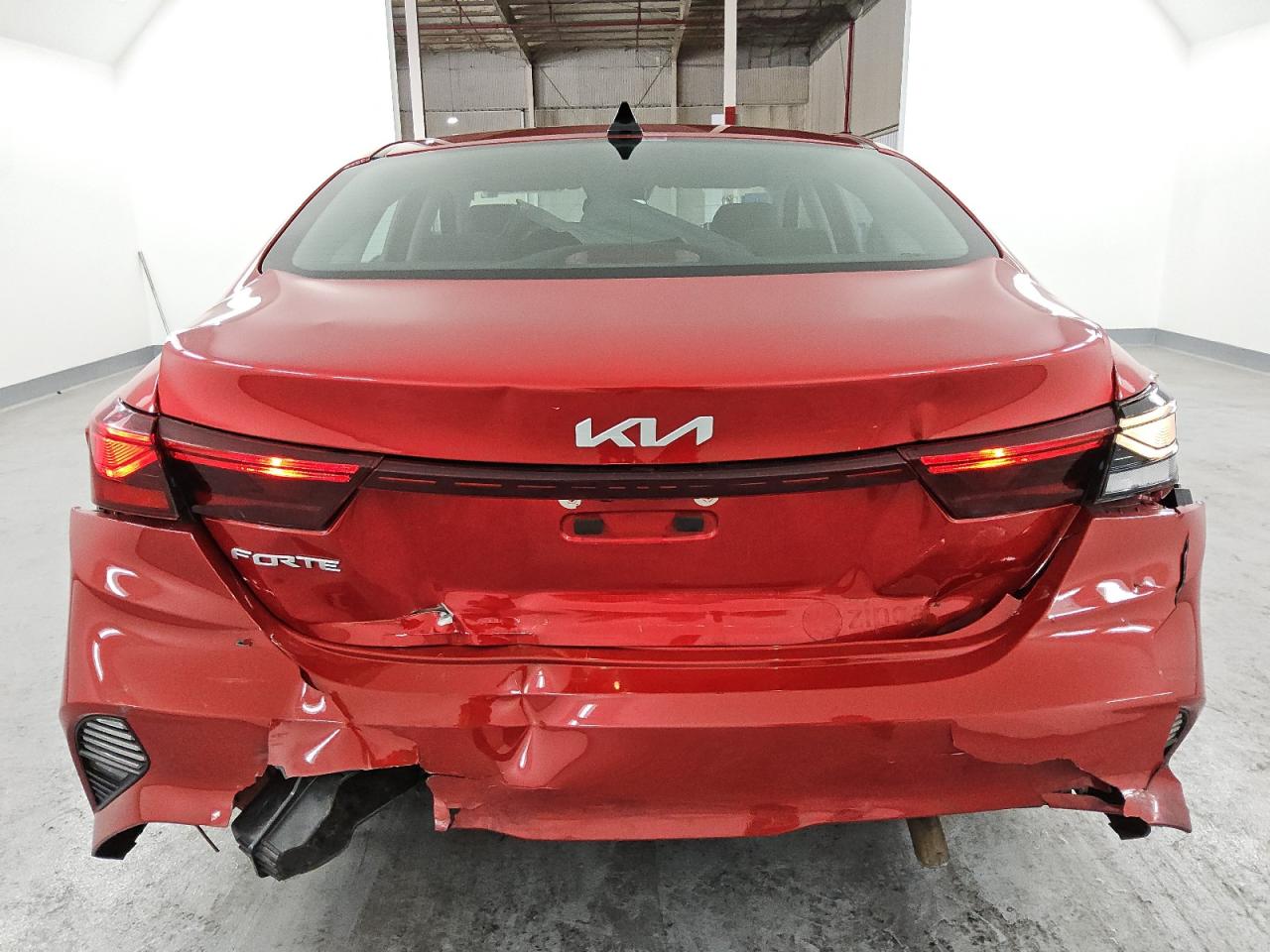 2023 Kia Forte - Image 6