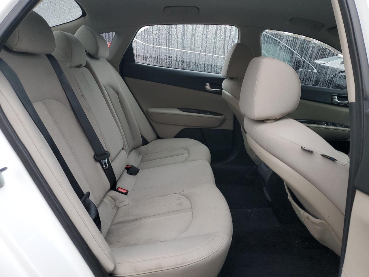 2016 Kia Optima - Image 10