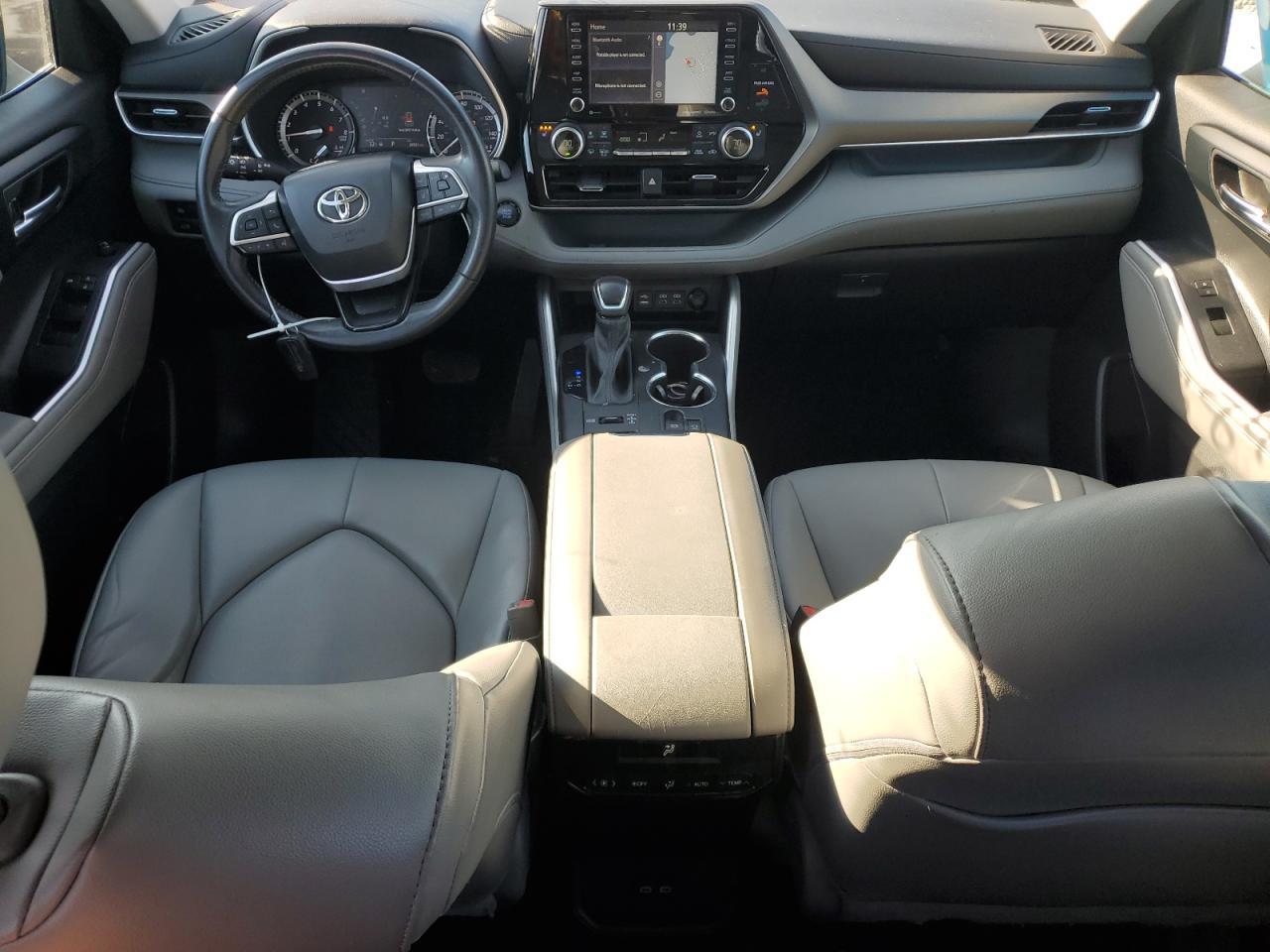 2022 Toyota Highlander - Image 8