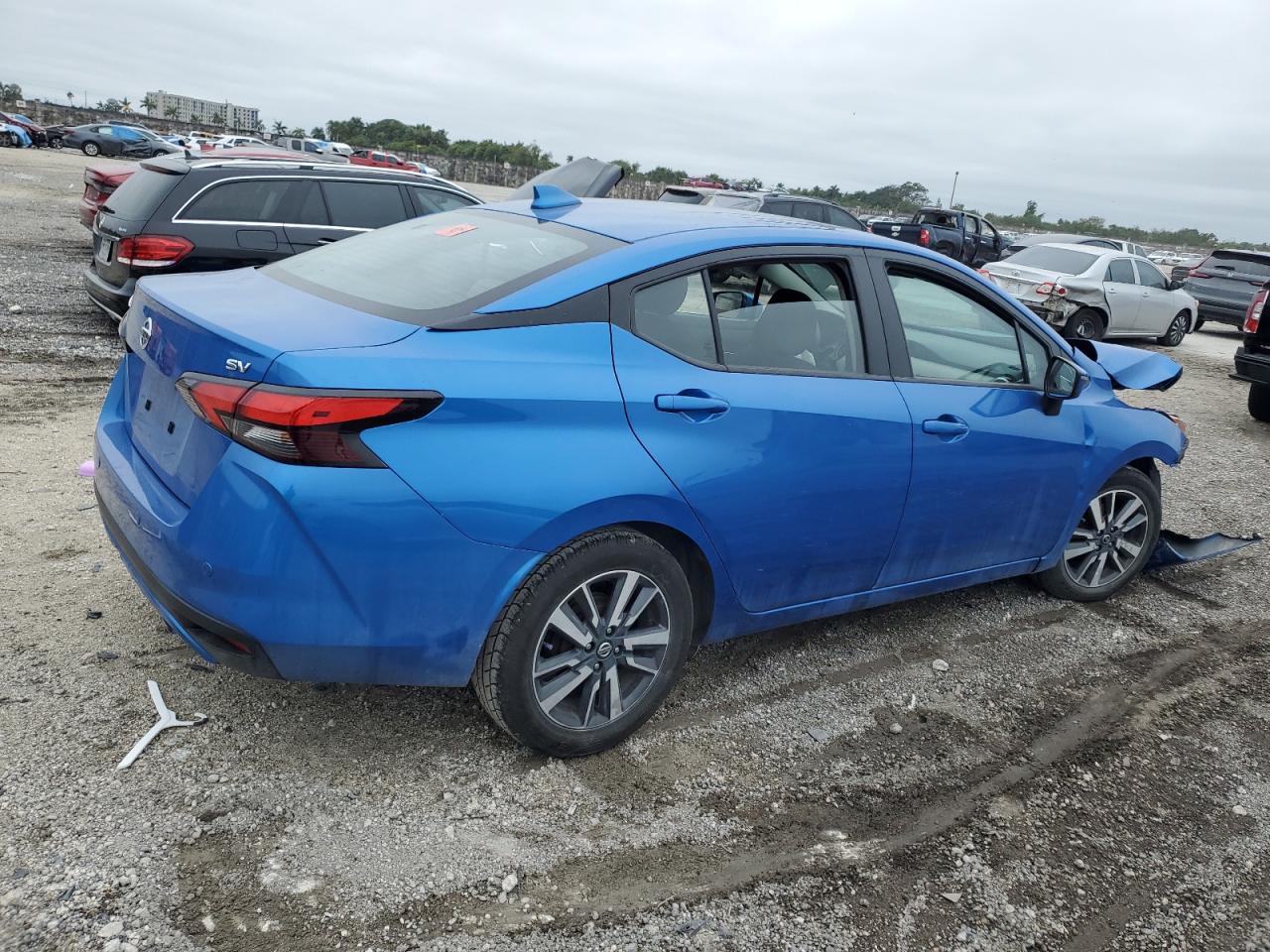 2021 Nissan Versa - Image 3