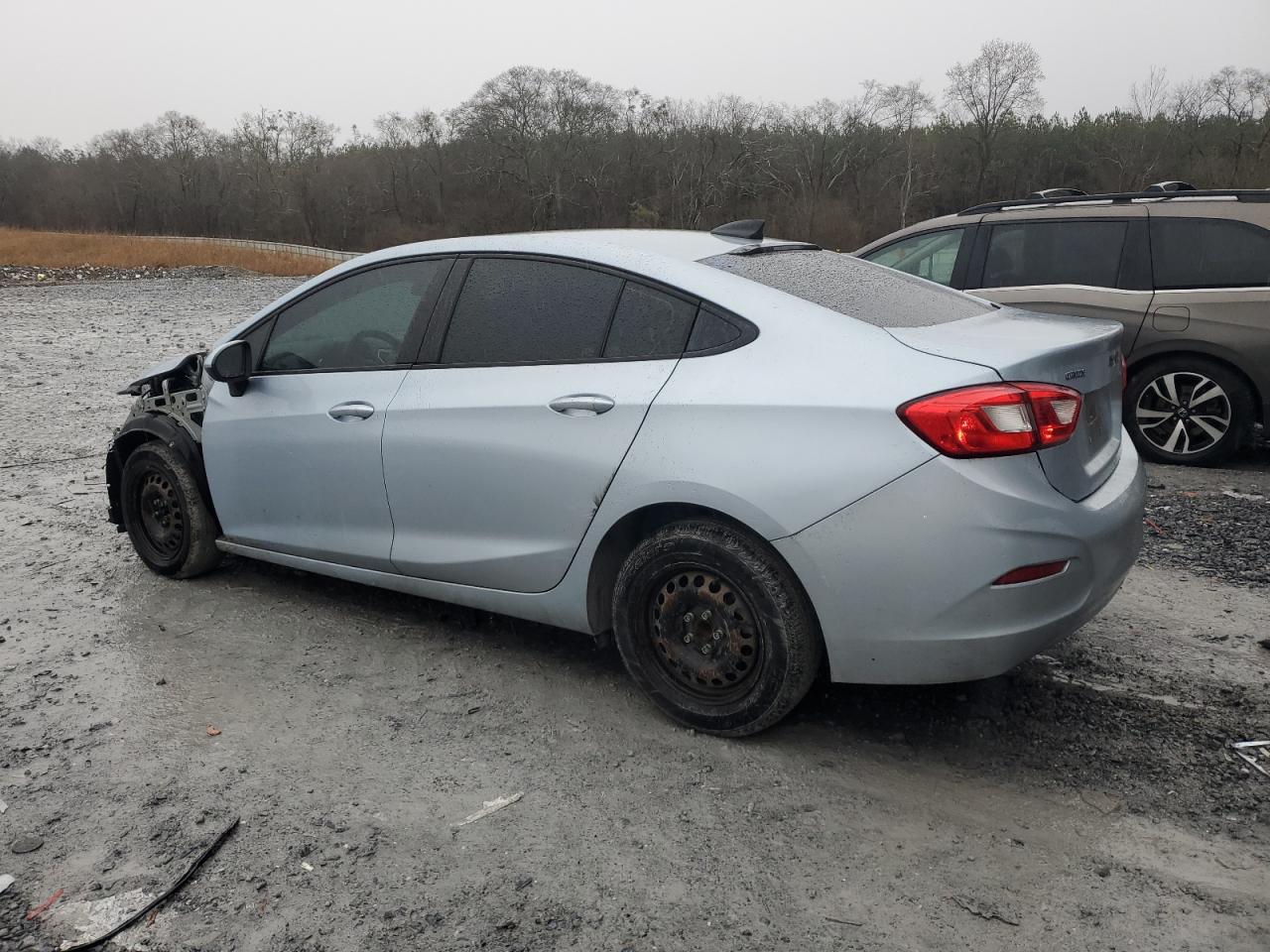 2018 Chevrolet Cruze - Image 2