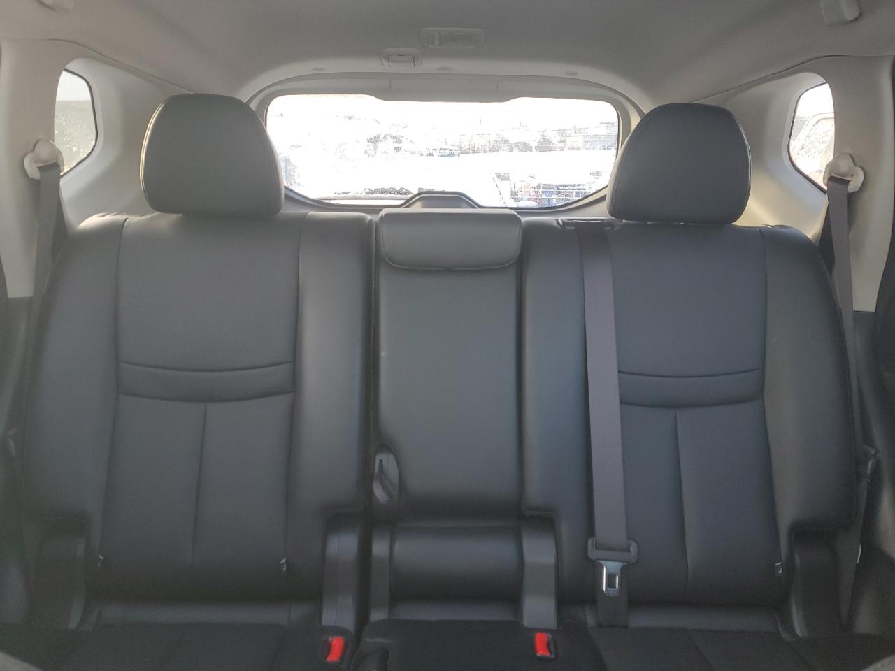 2018 Nissan Rogue - Image 10