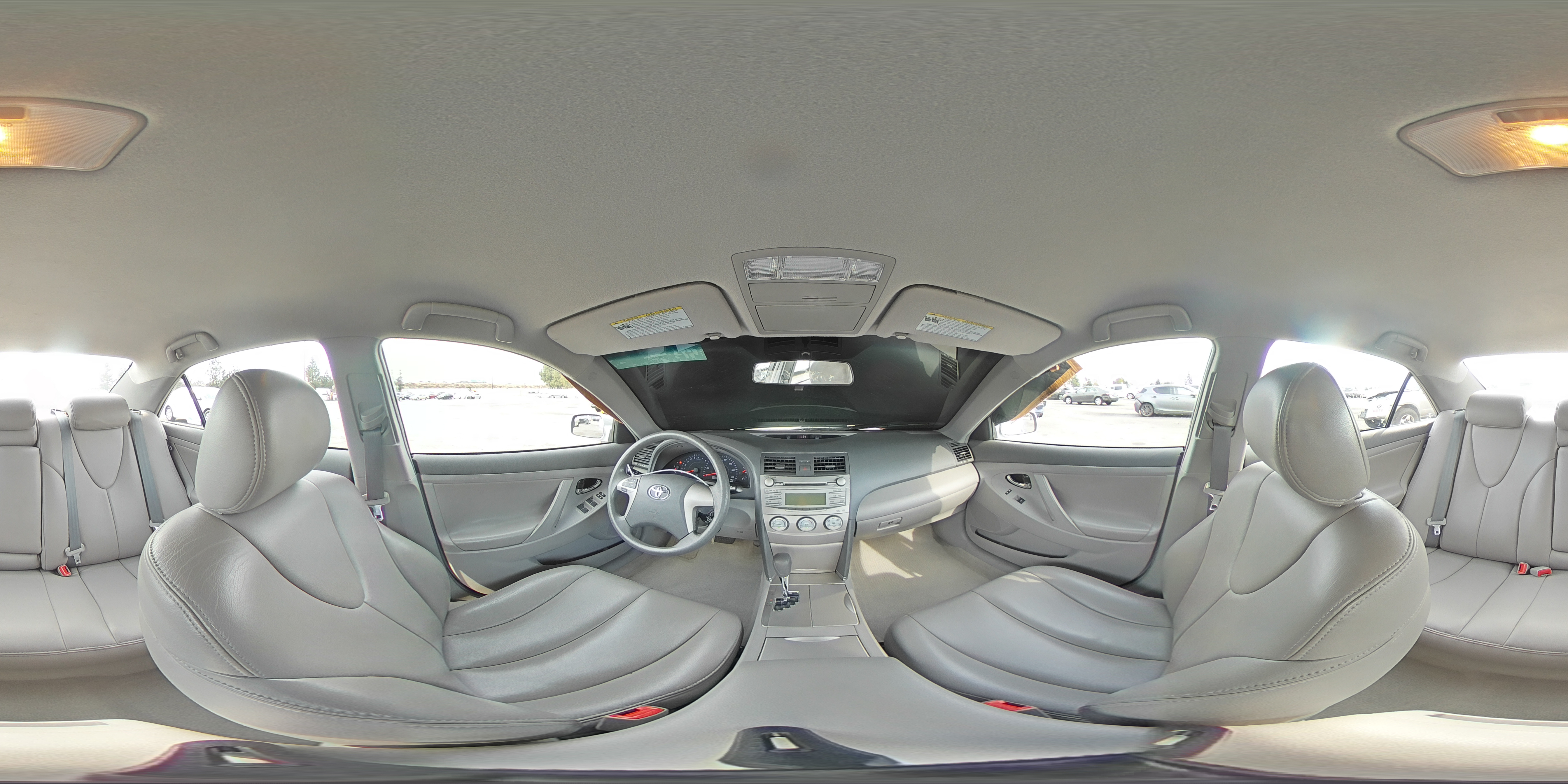 2010 Toyota Camry - Image 13