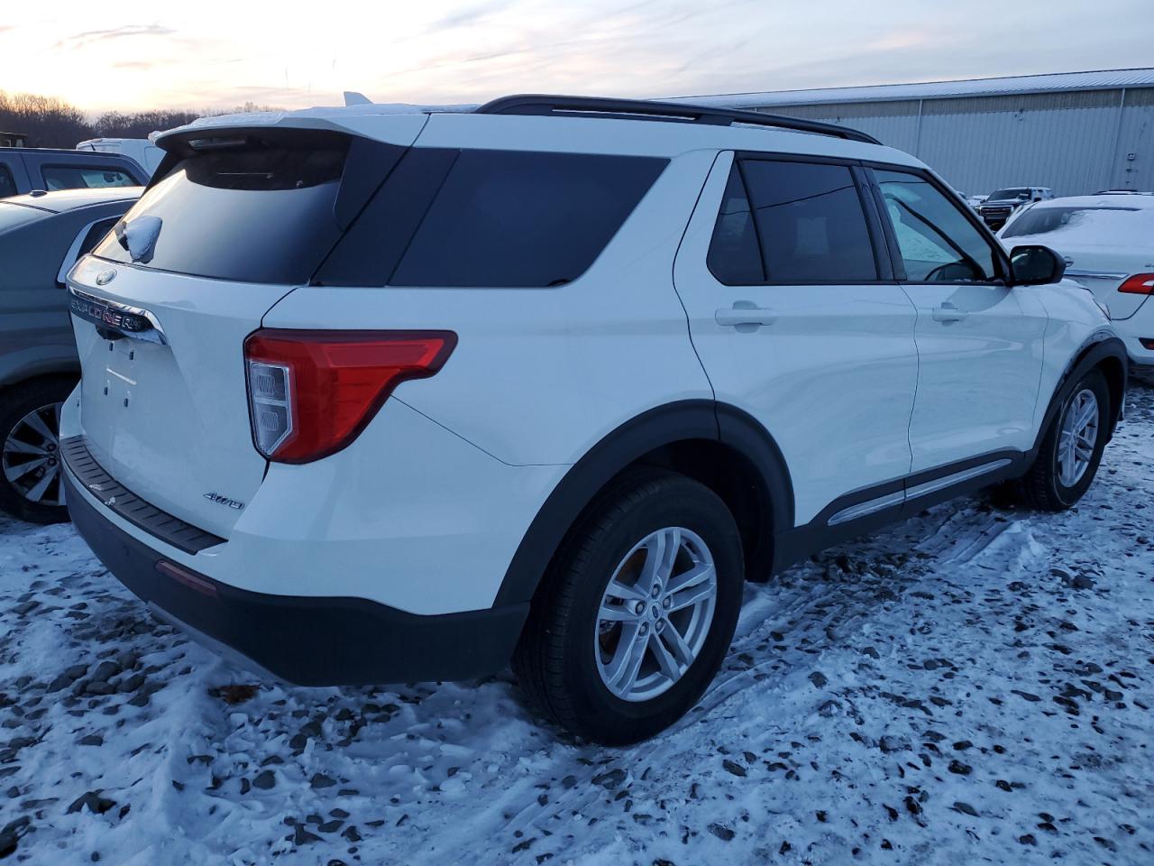 2022 Ford Explorer - Image 3