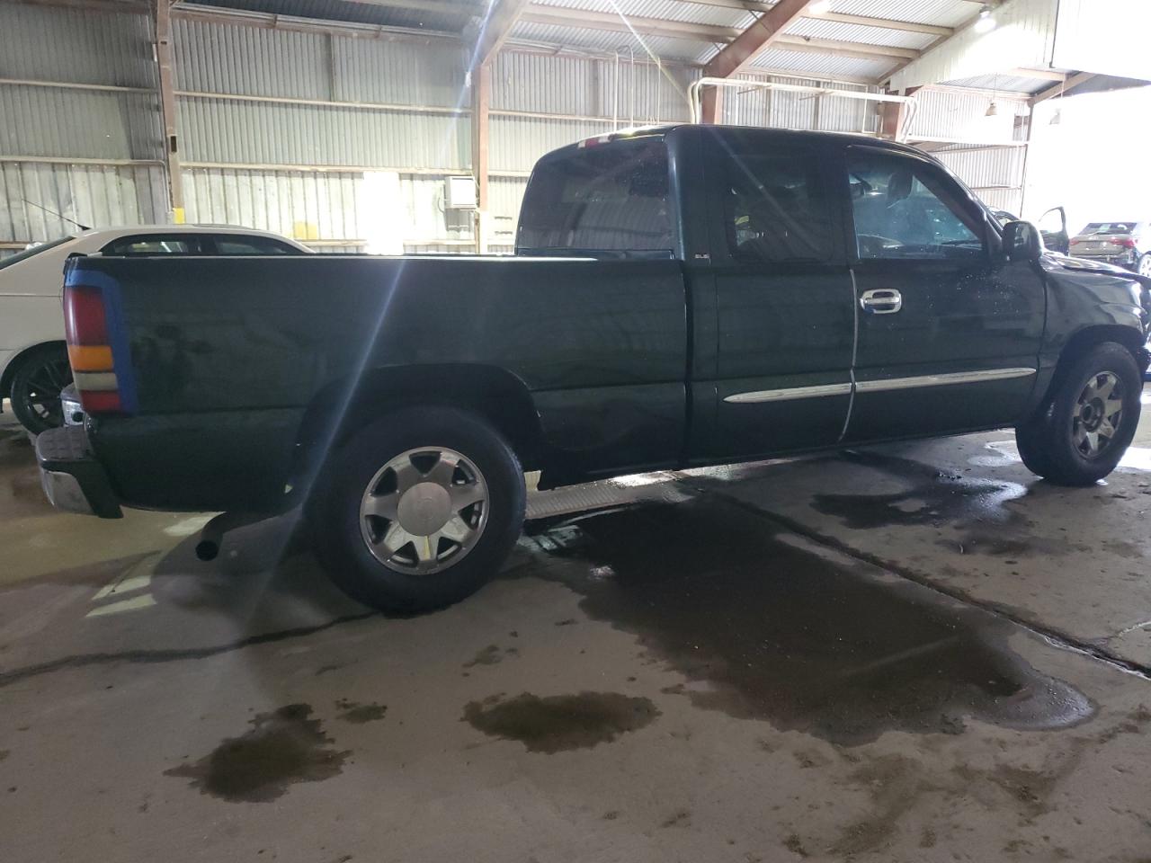 2005 GMC Sierra - Image 3
