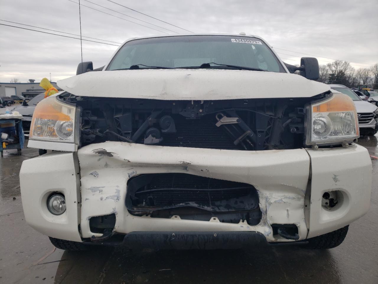 2012 Nissan Titan - Image 5