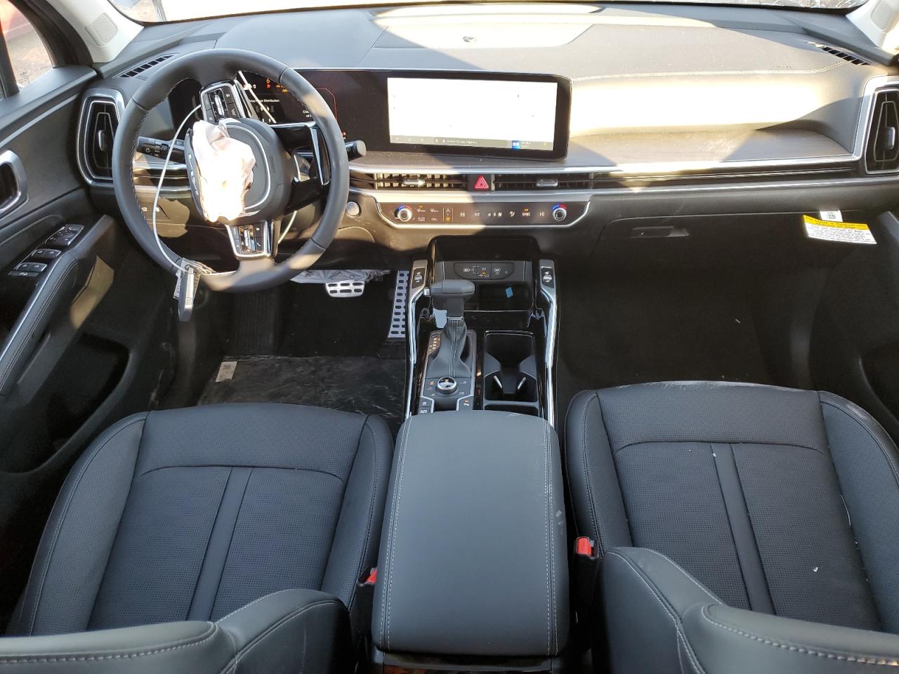2025 Kia Sorento - Image 8