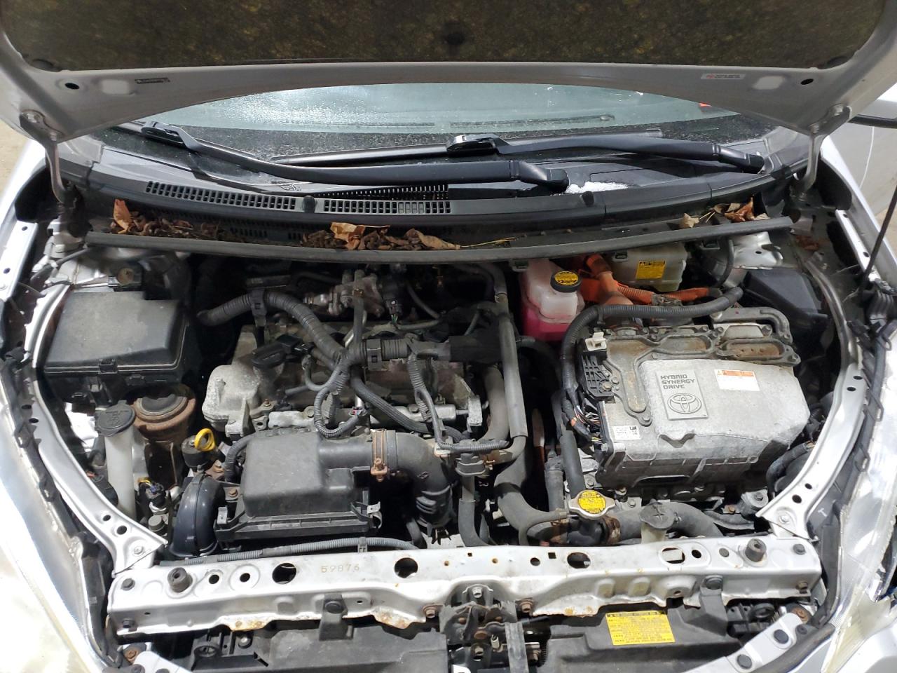 2013 Toyota Prius - Image 11