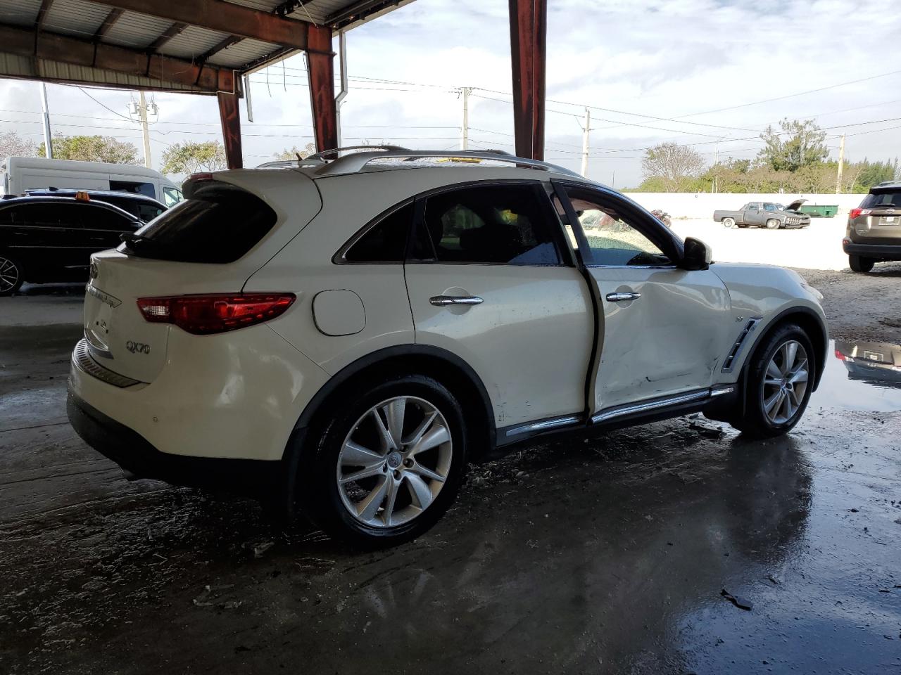 2014 Infiniti QX70 - Image 3