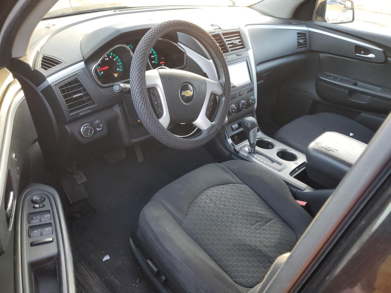 2010 Chevrolet Traverse - Image 8