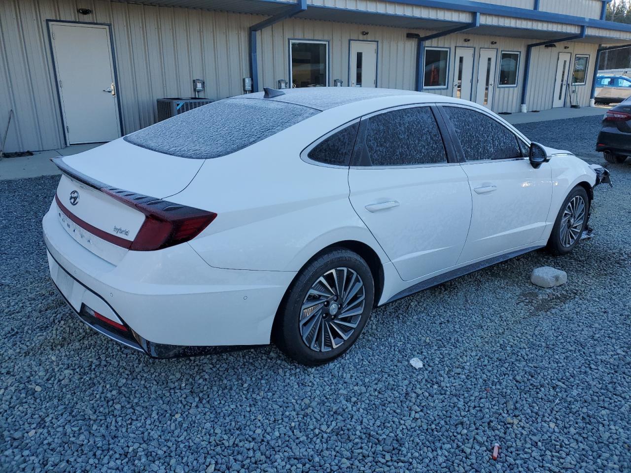 2022 Hyundai Sonata - Image 3