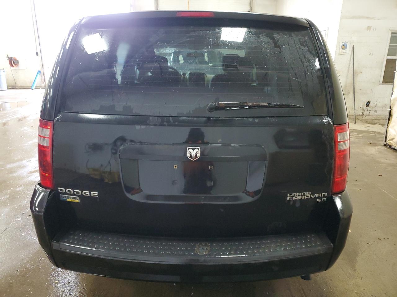 2010 Dodge Caravan - Image 6