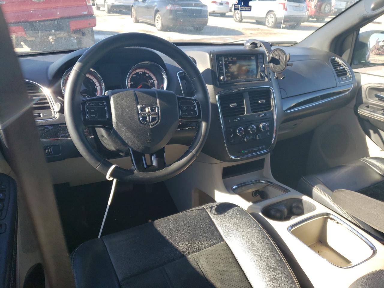 2016 Dodge Caravan - Image 8