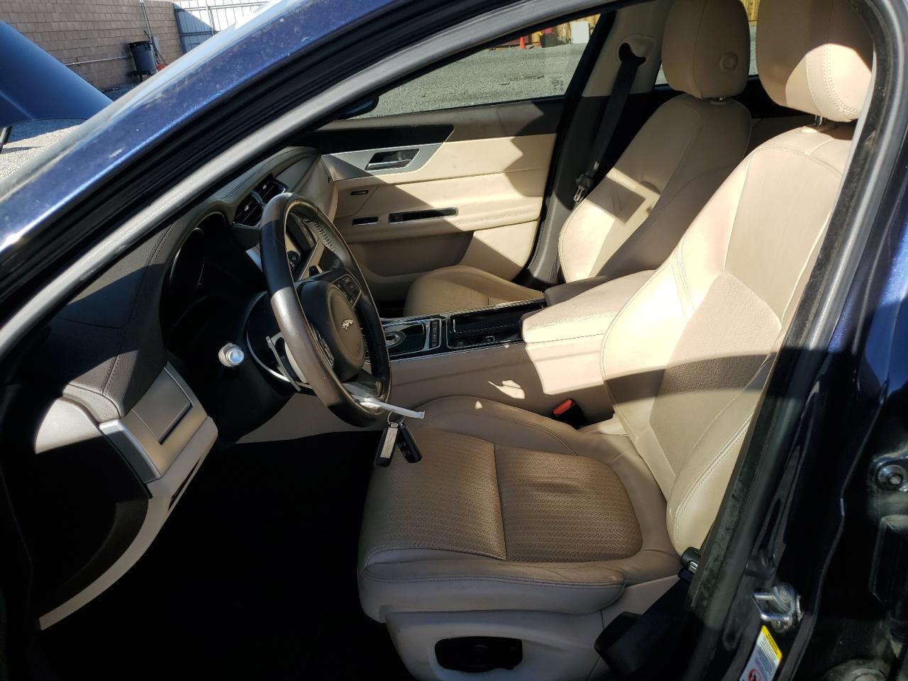 2017 Jaguar XF - Image 7