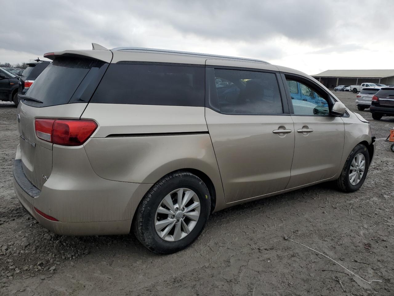 2016 Kia Sedona - Image 3