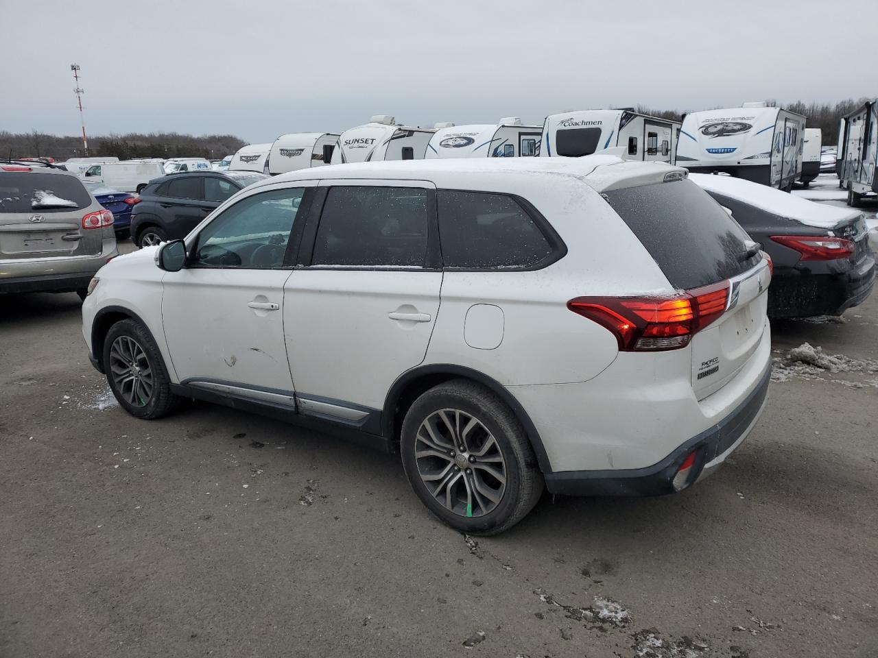 2018 Mitsubishi Outlander - Image 2