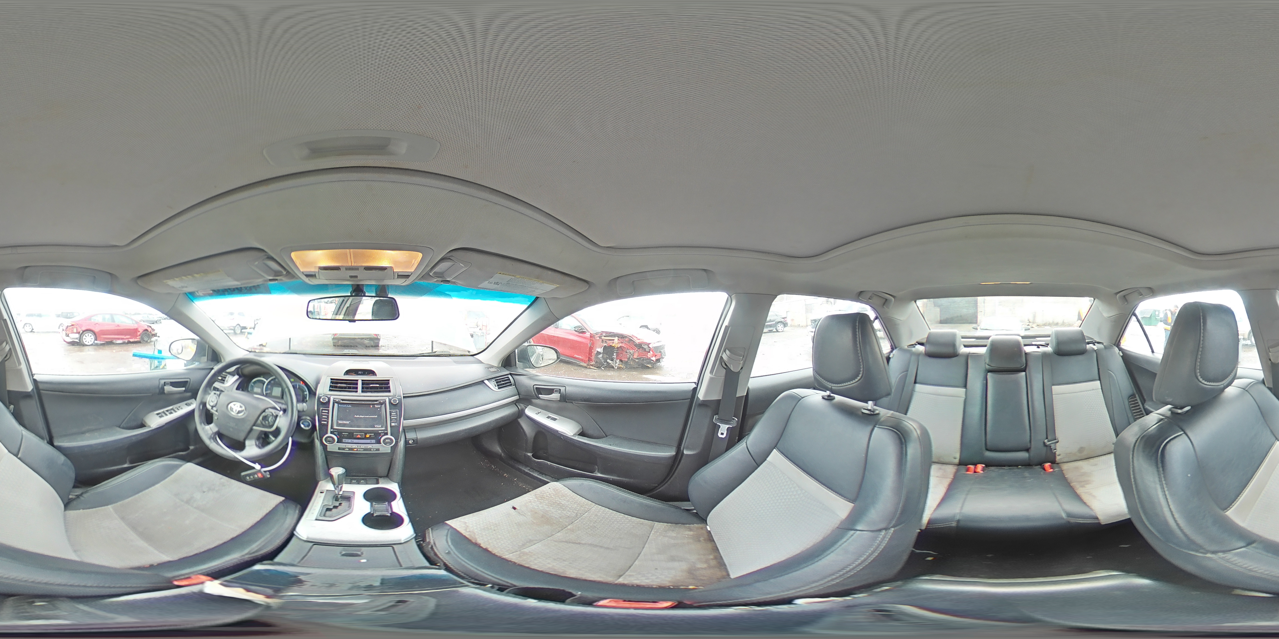 2014 Toyota Camry - Image 13