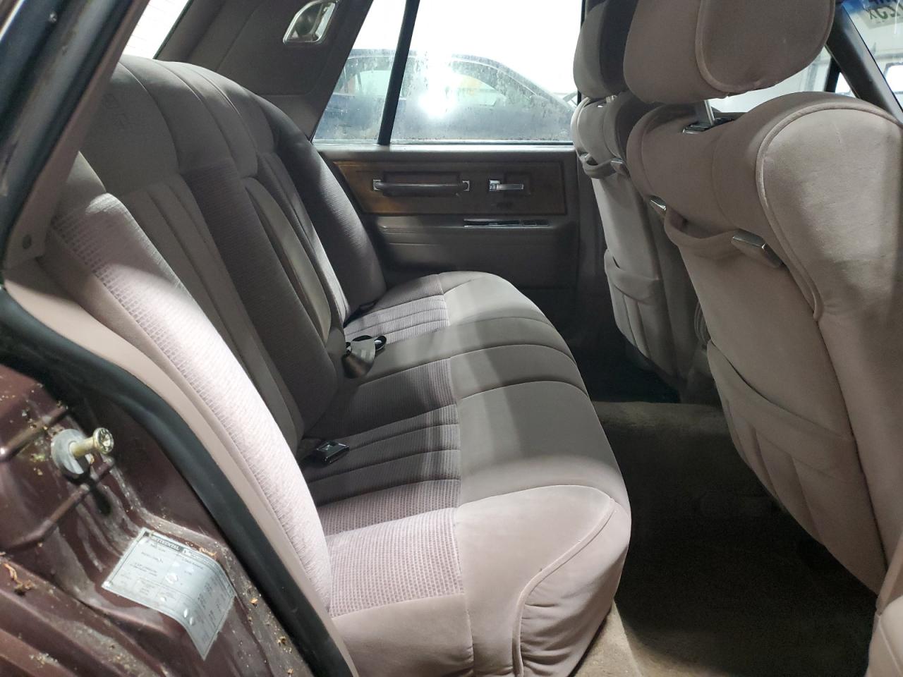 1987 Lincoln Continental - Image 10