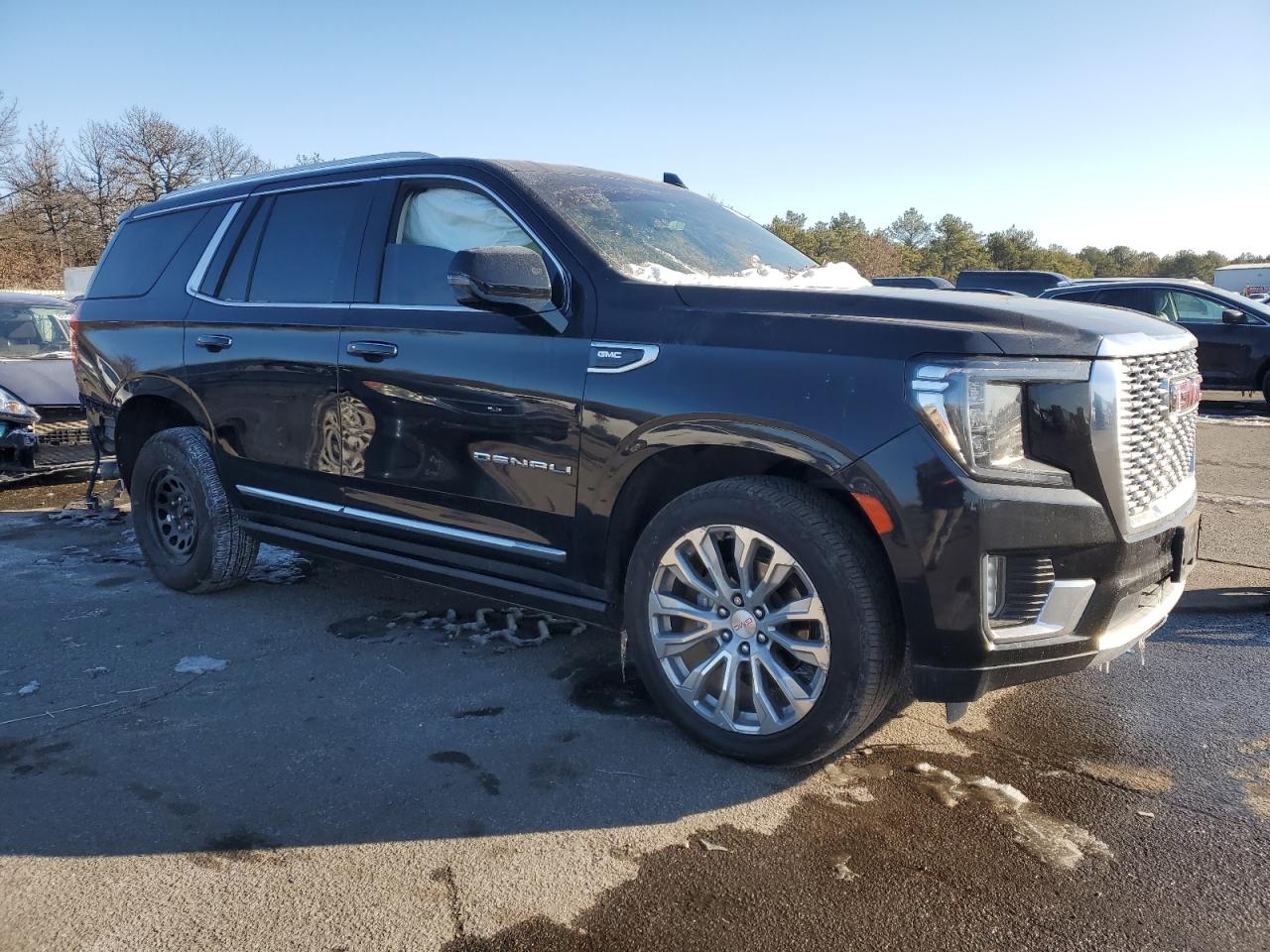 2022 GMC Yukon - Image 4