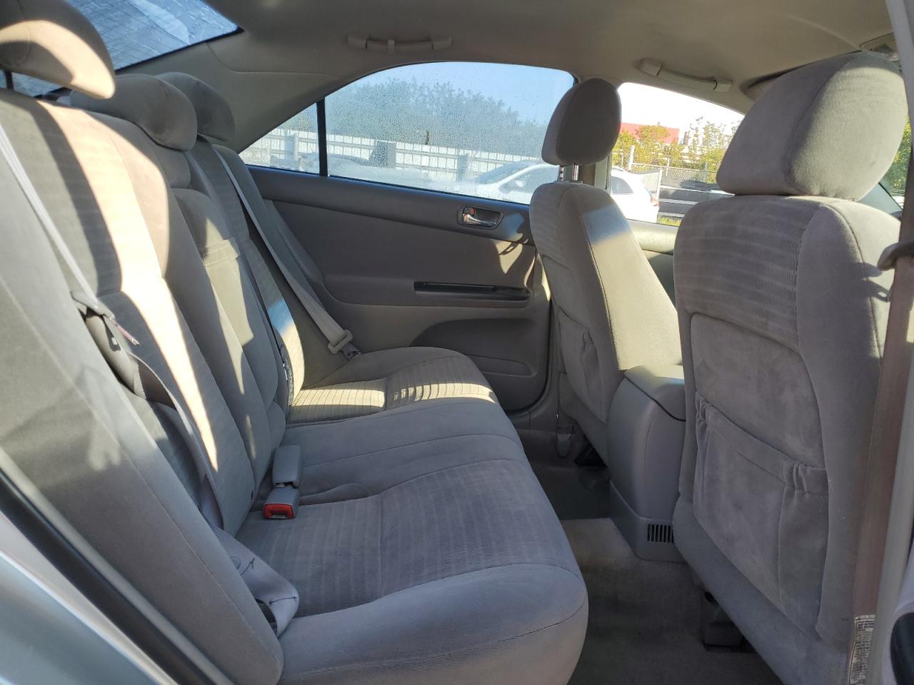 2006 Toyota Camry - Image 11