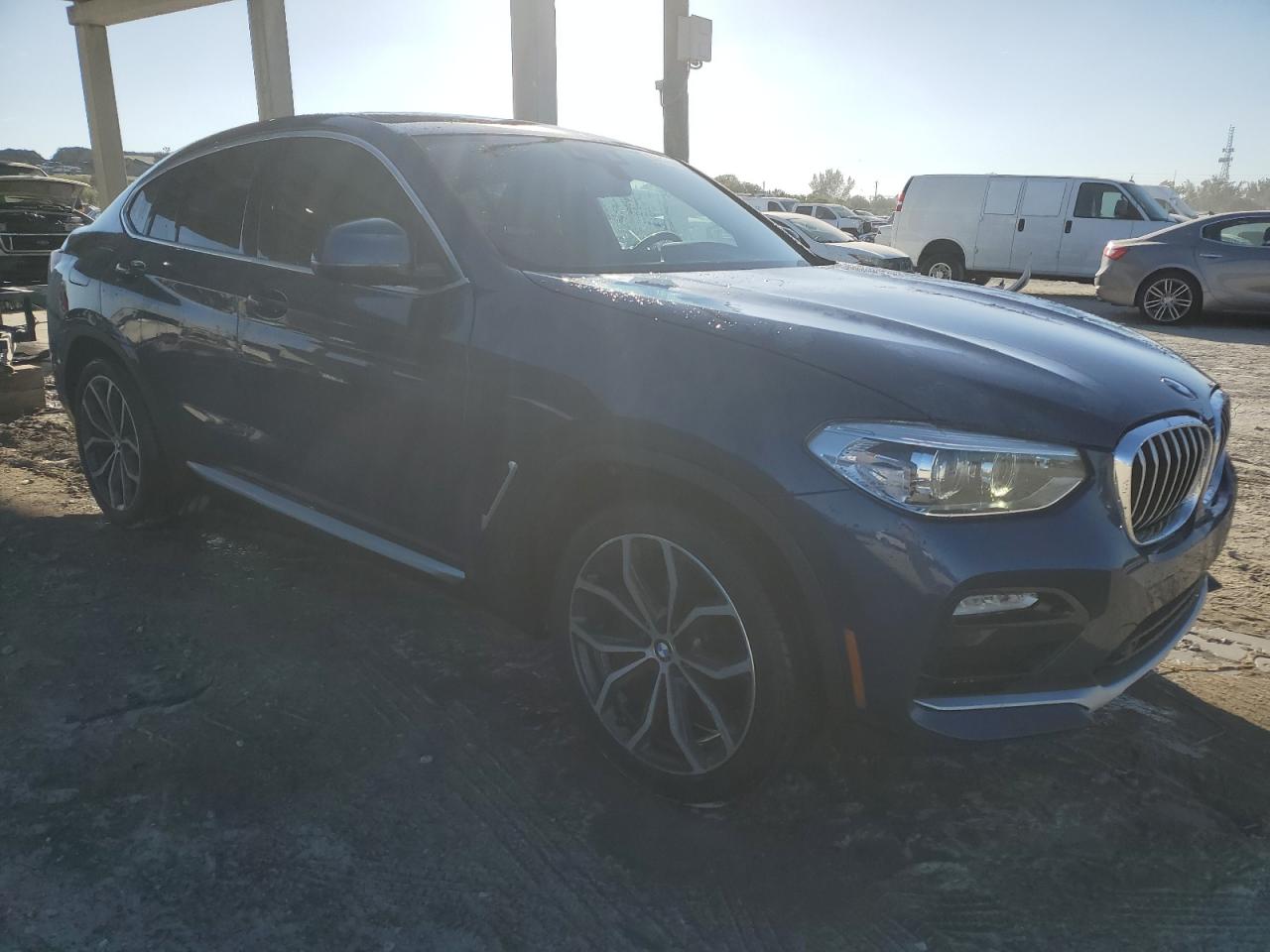 VIN 5UXUJ3C52KLG53987 2019 BMW X4 no.4