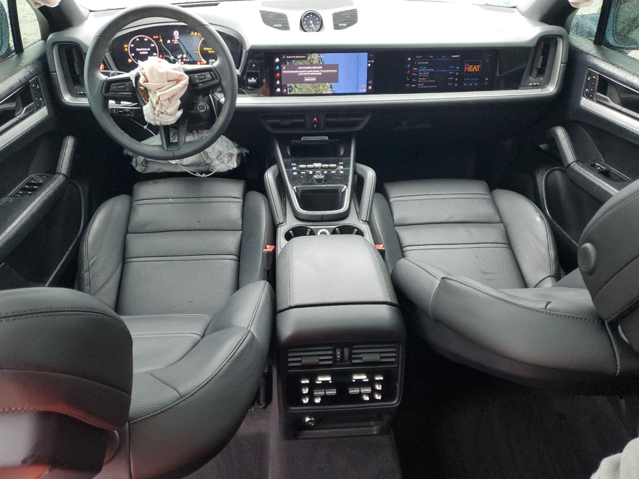 2024 Porsche Cayenne - Image 8