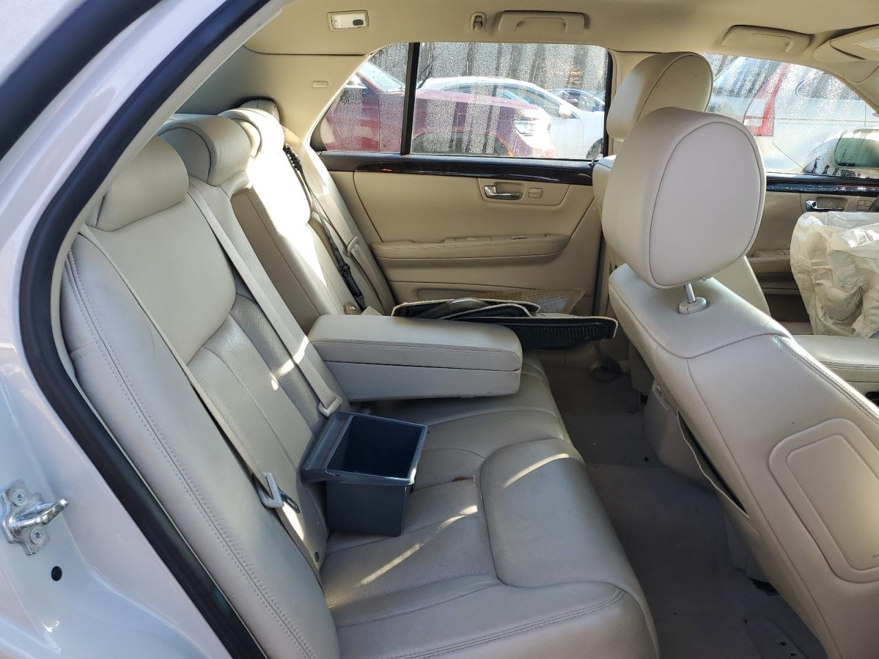 2008 Cadillac DTS - Image 10