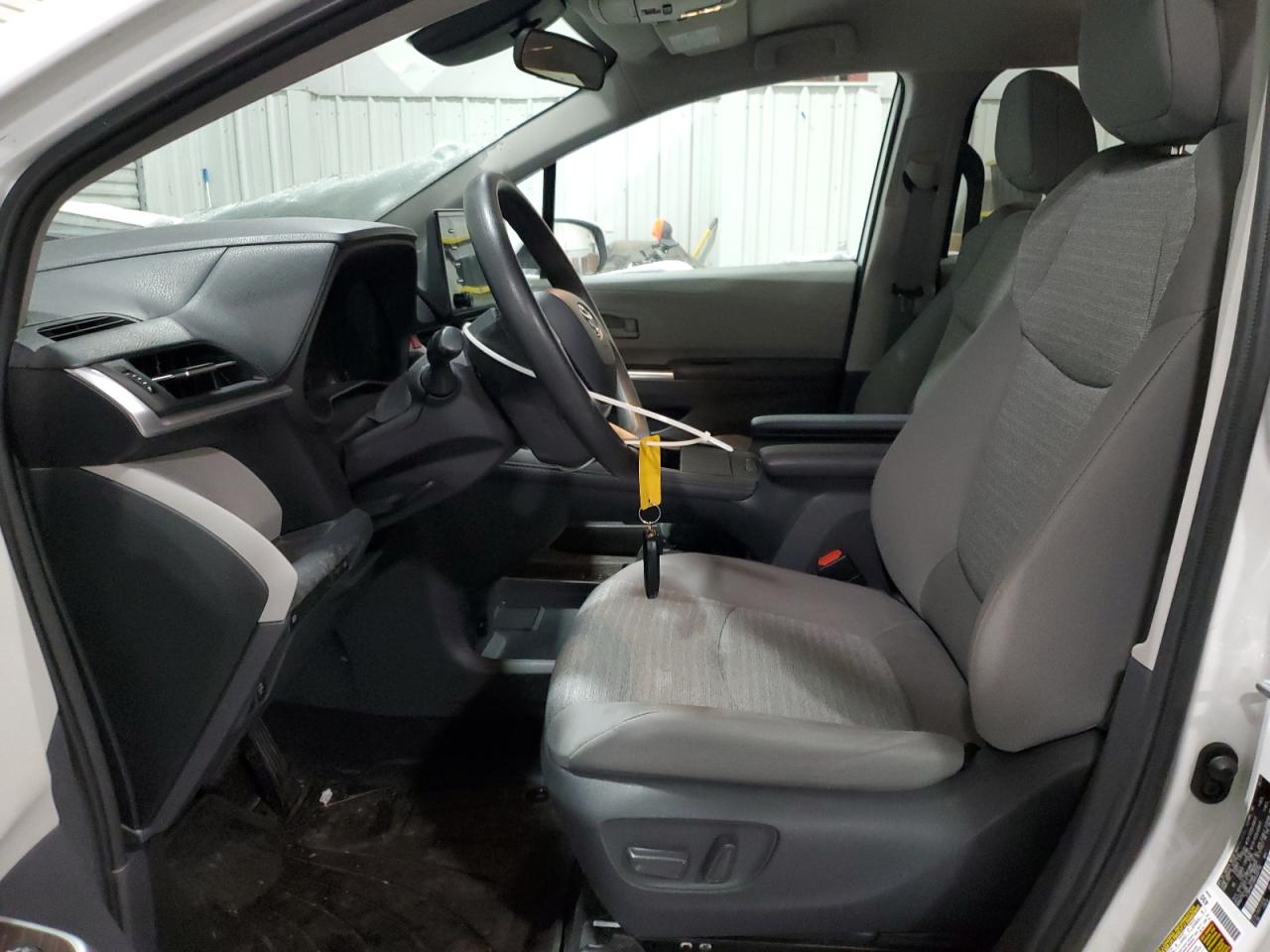 2021 Toyota Sienna - Image 7