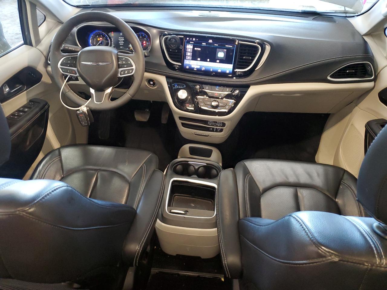 2022 Chrysler Pacifica - Image 8