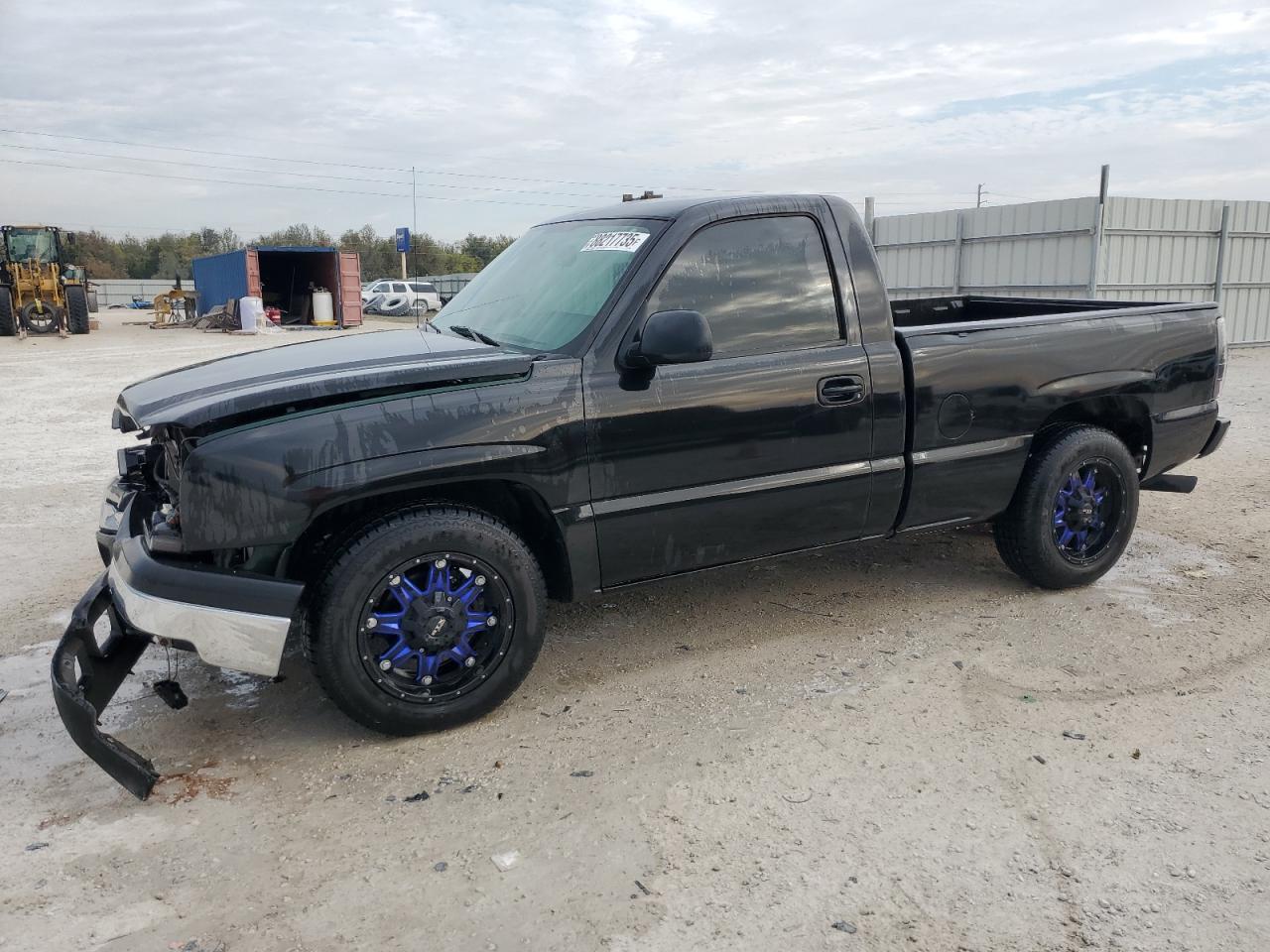 2004 Chevrolet Silverado - Image 2