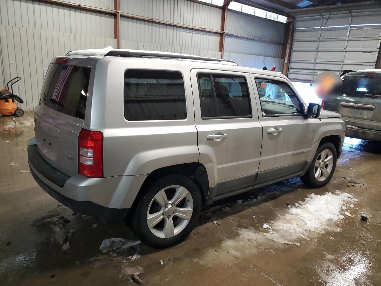 2011 Jeep Liberty (Patriot) - Image 3
