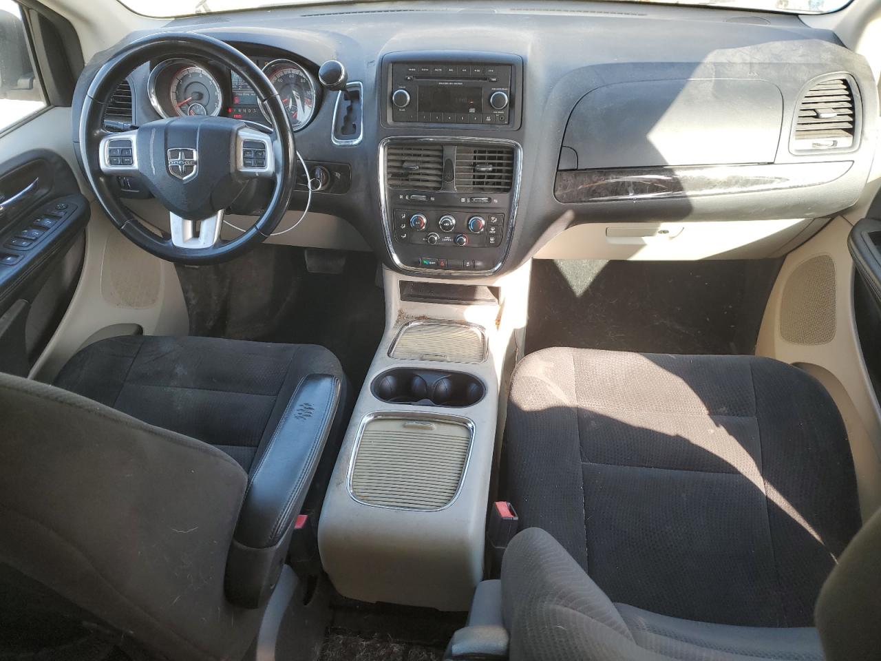 2016 Dodge Caravan - Image 8