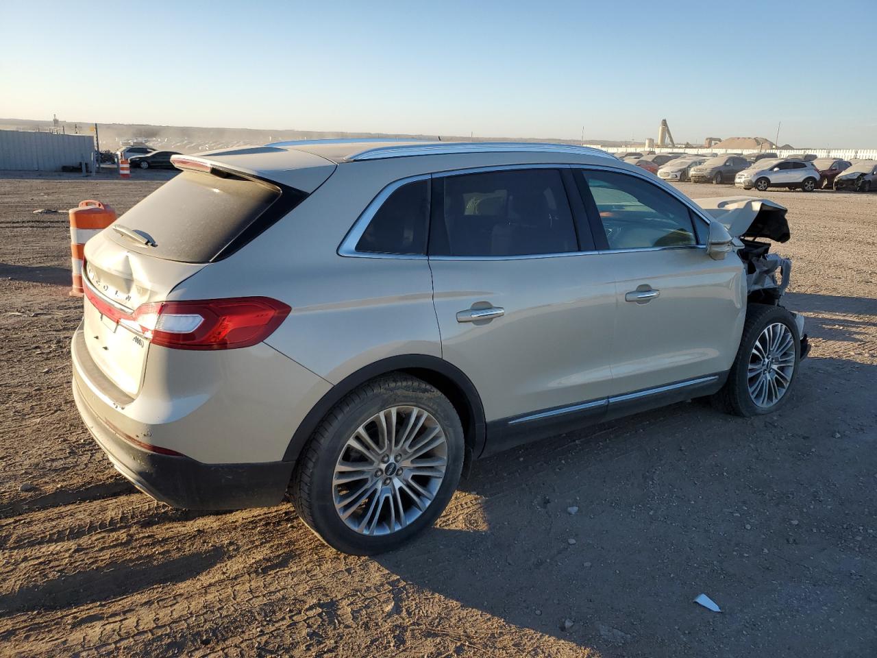 2018 Lincoln MKX - Image 3
